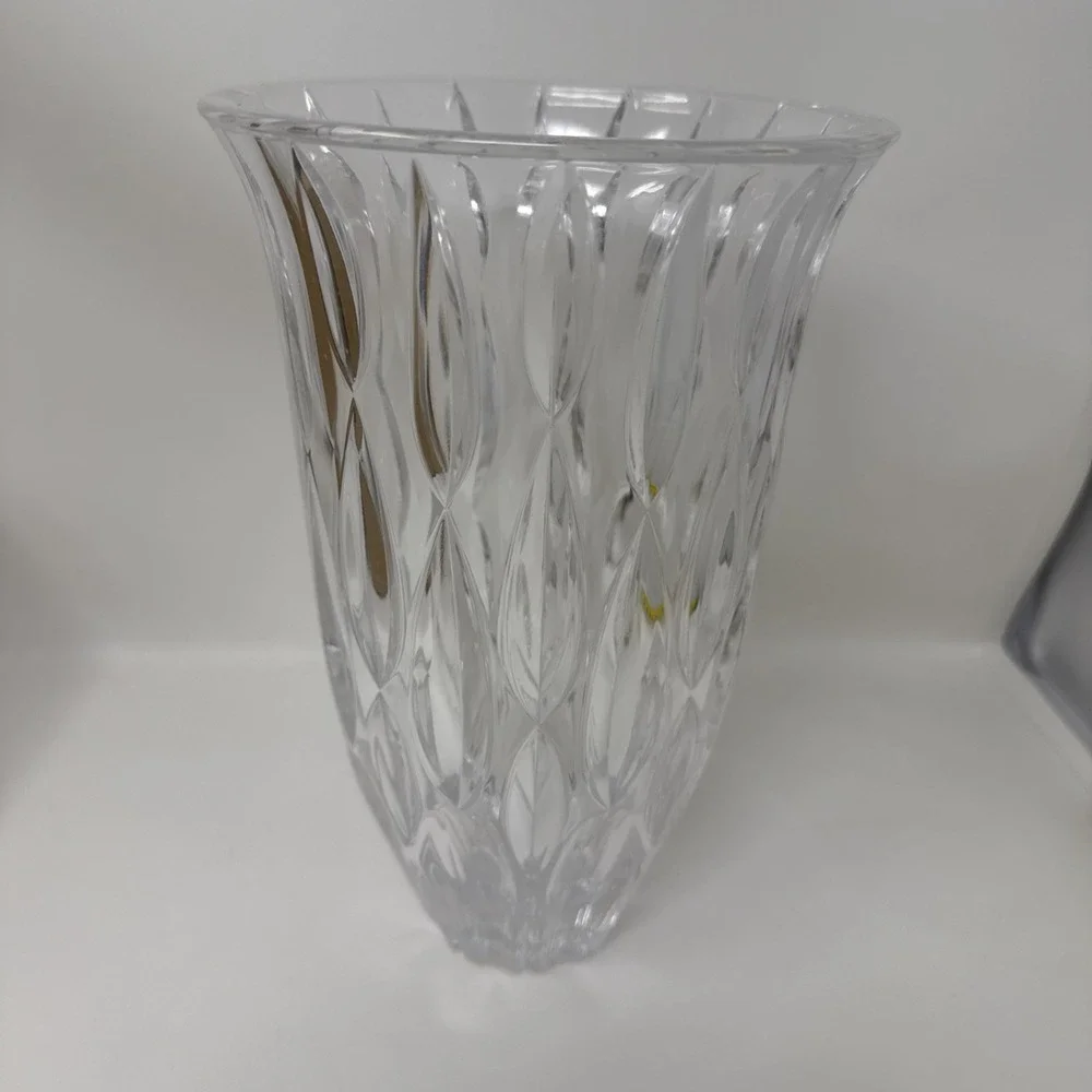 Marquis Waterford Crystal Vase Clear Glossy Decorative 9 in Rainfall pattern